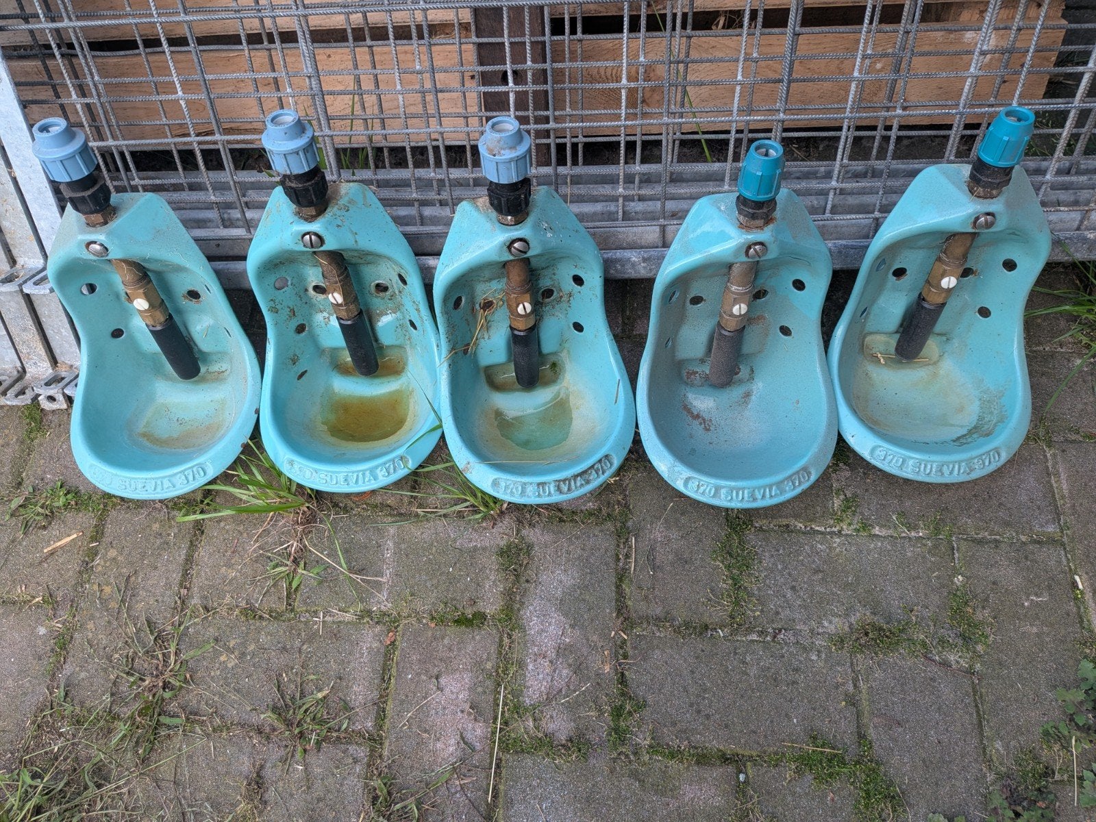 Suevia 370 staafnippel drinkbakken
Foto 7;
5 stuks Staafnipp, Meerdere dieren