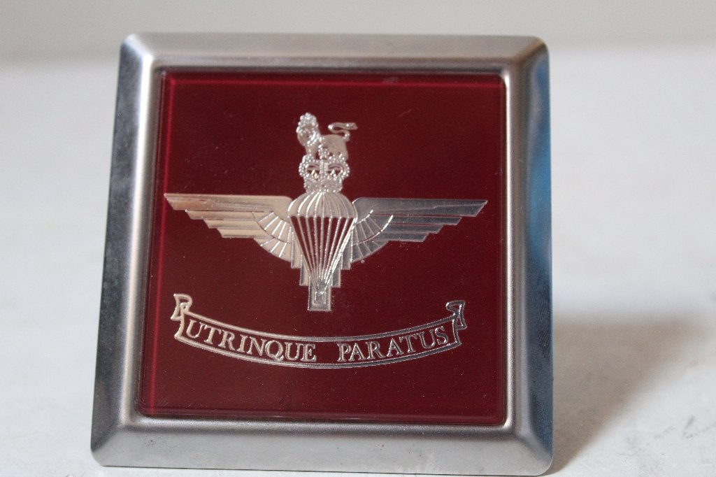auot Badge "Utrinque Paratus", Ophalen of Verzenden, Luchtmacht, Engeland, Overige typen