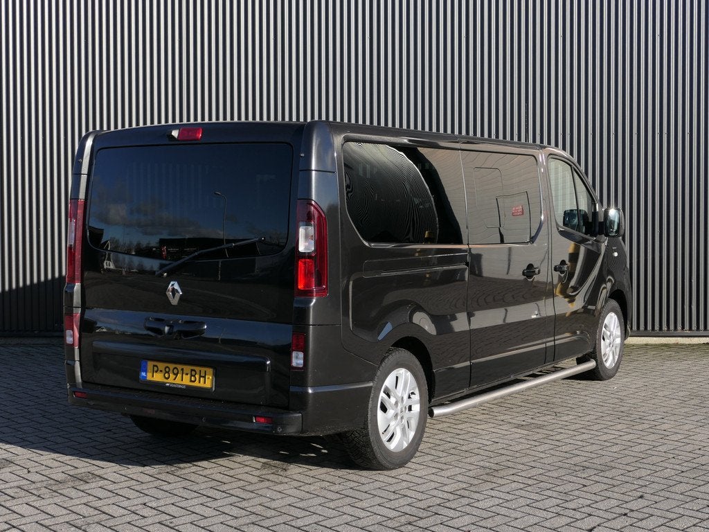 Renault Trafic Passenger 2.0 dCi 170 Grand Intens - INCL.BTW, Auto's, Renault, Stof, Gebruikt, 241 €/maand, Zwart