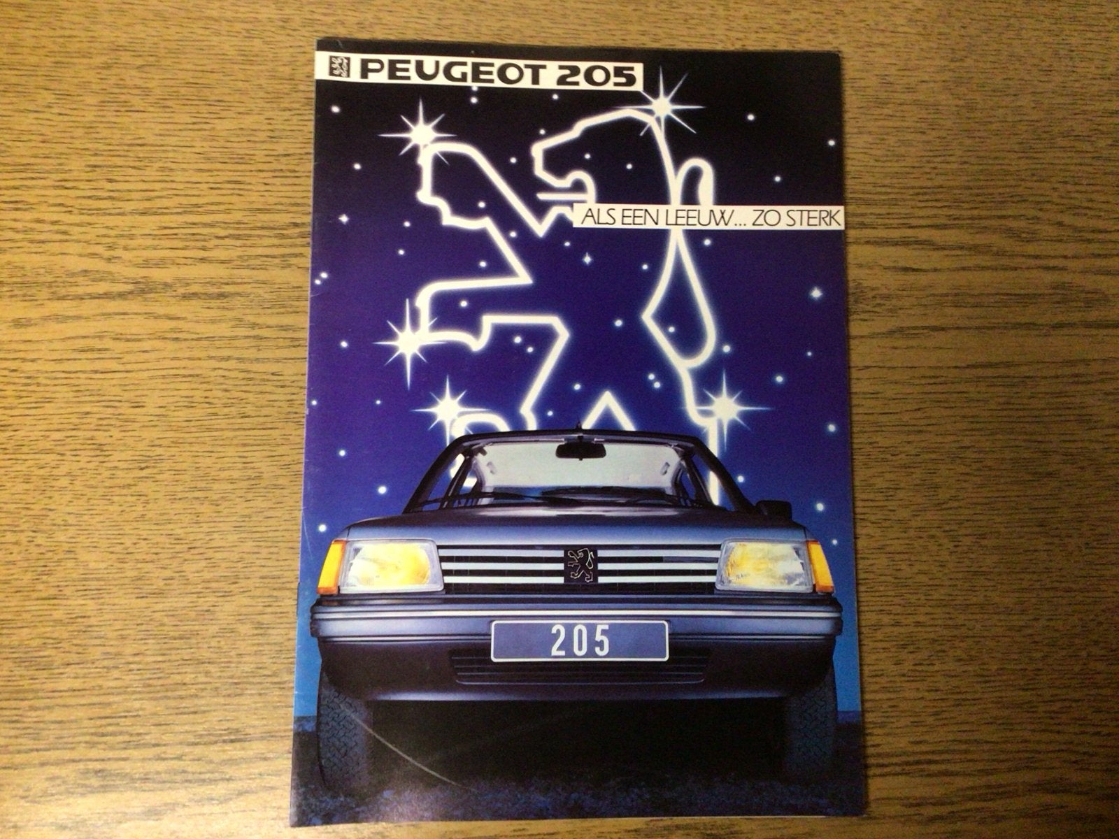 Peugeot 205 Brochure. Origineel, 1984, Ophalen of Verzenden, Zo goed als nieuw, Peugeot
