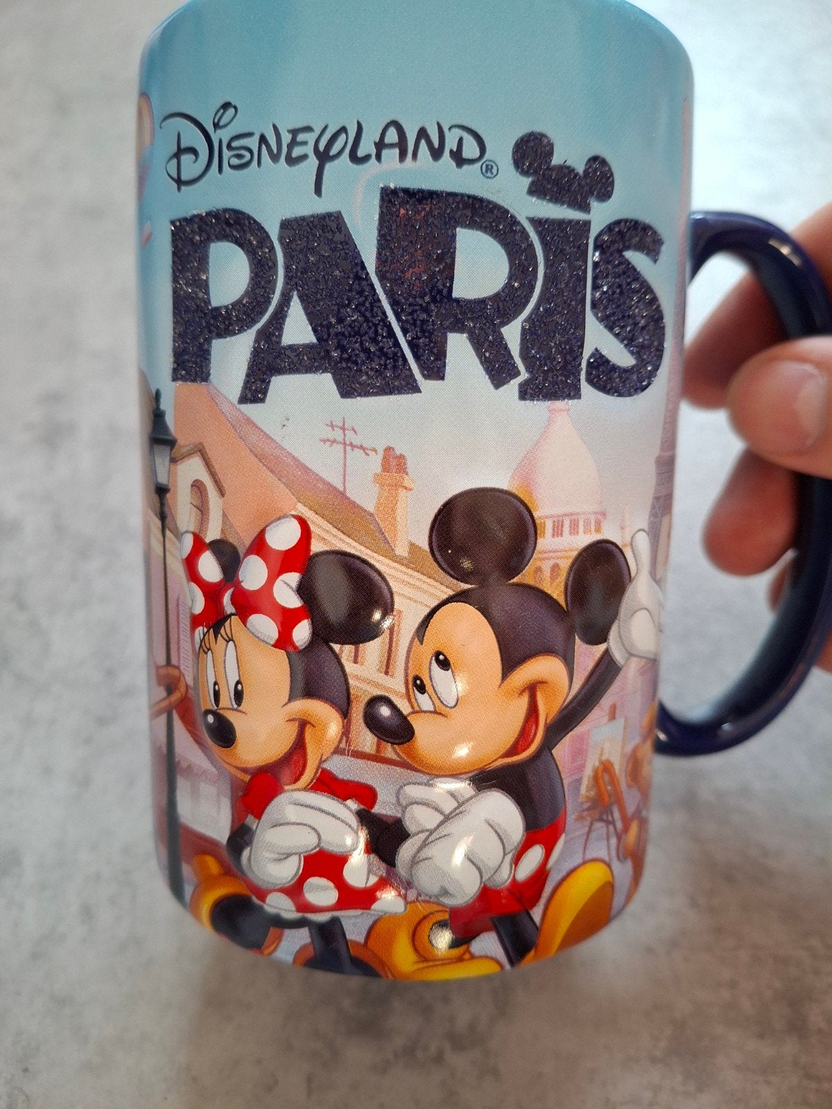 Disneyland Parijs Mok met Mickey, Minnie en vrienden, Huis en Inrichting, Overige merken, Keramiek, Zo goed als nieuw, Modern