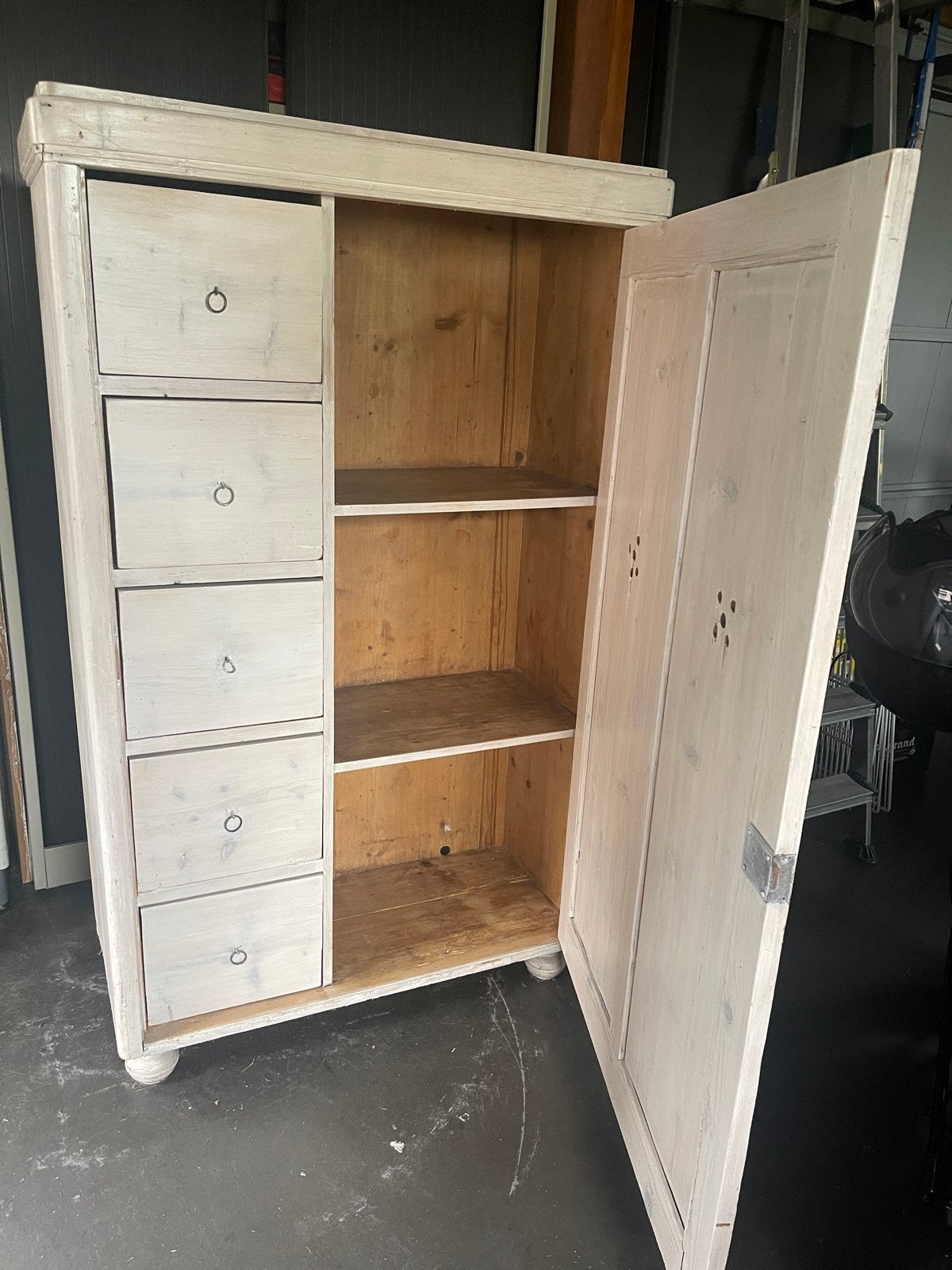 Houten spekkast / linnenkast met lades, Ophalen