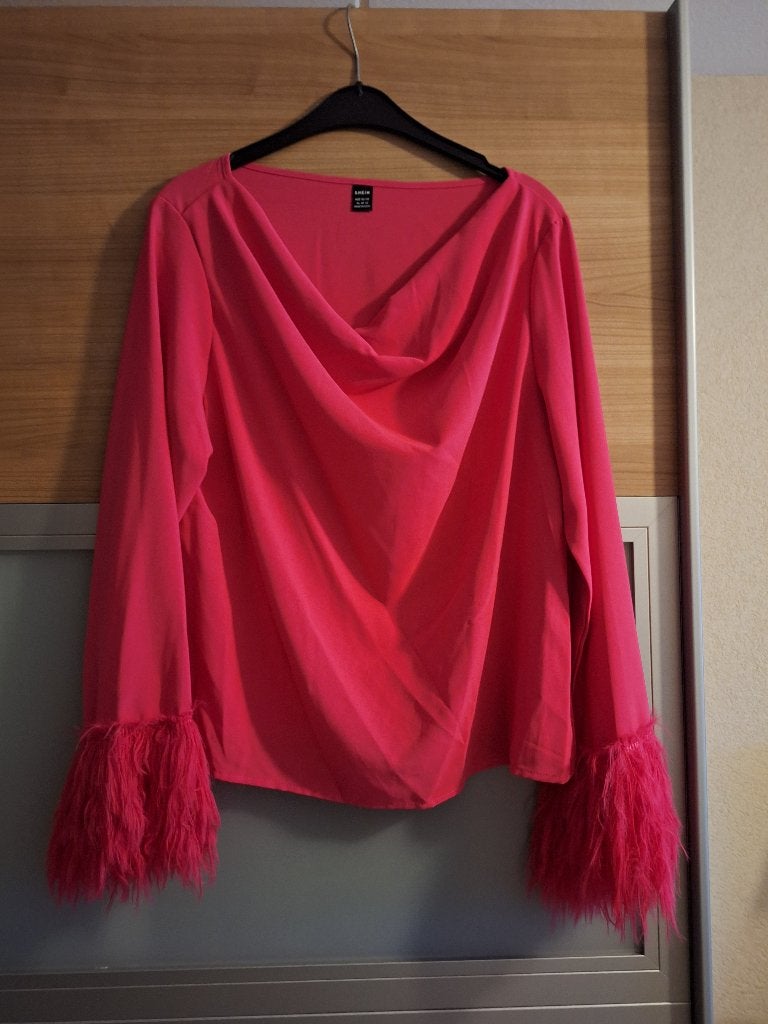 Fuchsiaroze bloes met veren aan de mouwen maat 44, Kleding | Dames, Maat 42/44 (L), Ophalen of Verzenden, Zo goed als nieuw, Roze