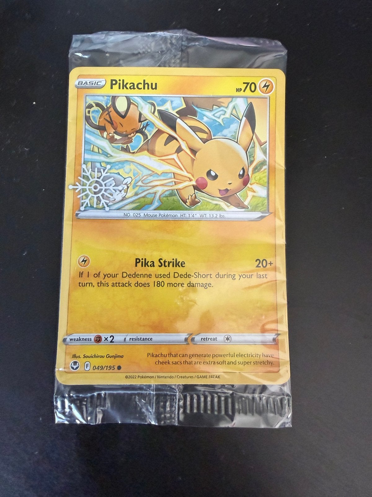 Sealed Stamped Pikachu 049/195 Snowflake Promo ️, Ophalen of Verzenden, Nieuw, Losse kaart