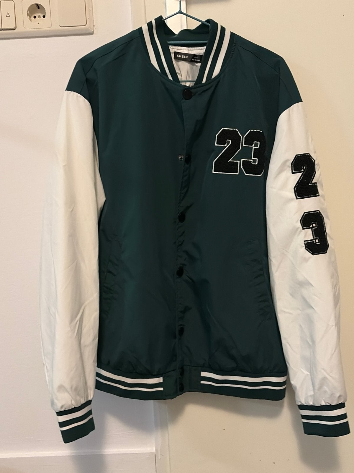 Shein Varsity Jacket - Groen/Wit met '23' opdruk, Ophalen of Verzenden, Zo goed als nieuw, Maat 38/40 (M), Groen