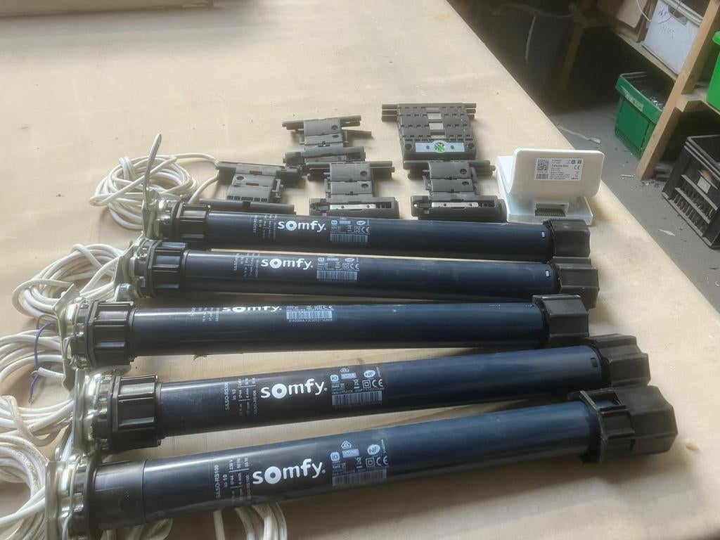 5x somfy io motoren met Tahoma box, Ophalen