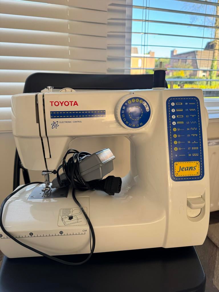 Toyota Naaimachine - Electronic Control, Ophalen of Verzenden, Gebruikt, Naaimachine, Overige merken