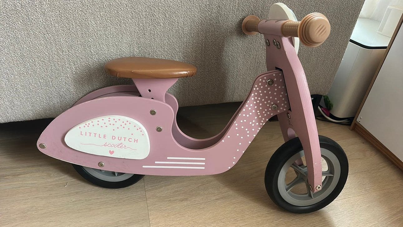 Little dutch loopfiets scooter roze hout, Ophalen, Zo goed als nieuw, Loopfiets