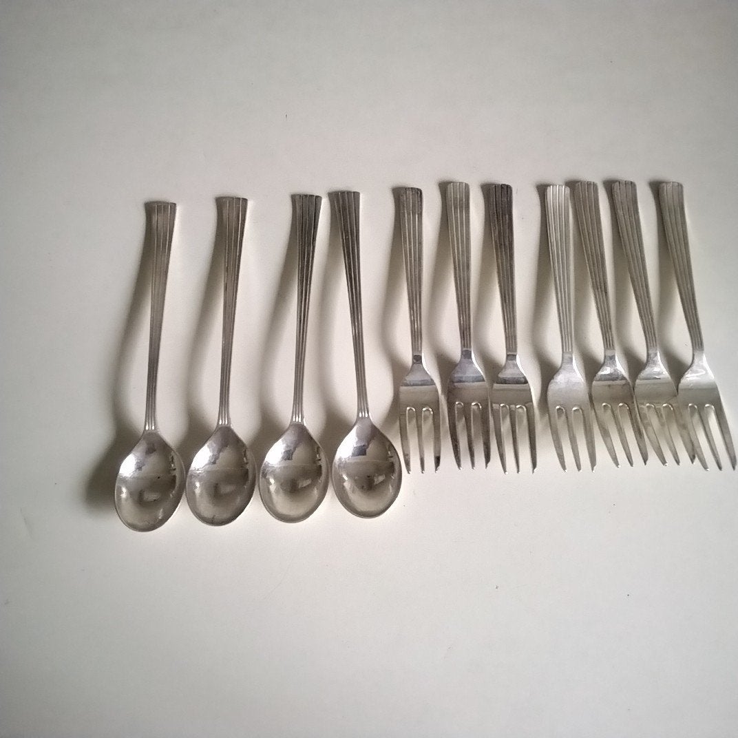 4 verzilverde douwe egberts longdrink lepels + 7 taarvorkjes, Ophalen of Verzenden, Zilver
