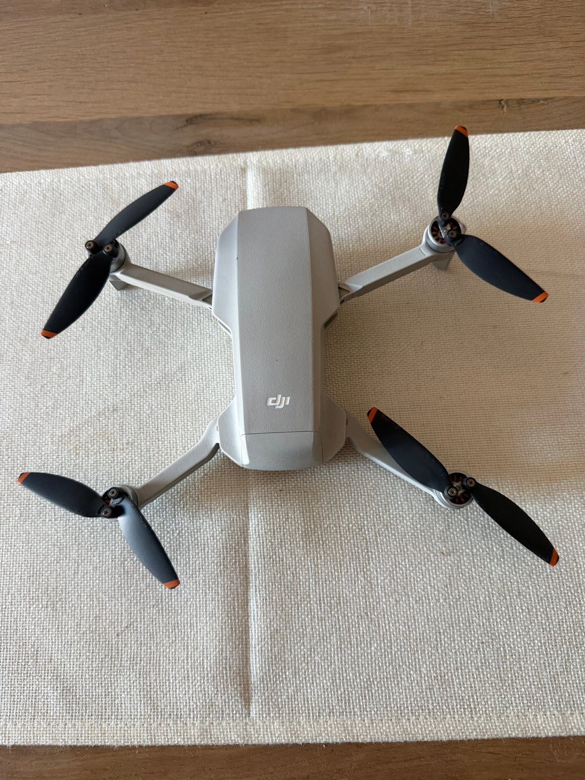 DJI Mini 2 SE Fly More Combo drone, Audio, Tv en Foto, Drones, 30 tot 45 minuten, Cameradrone, Extra accu('s), 5 tot 10 kilometer