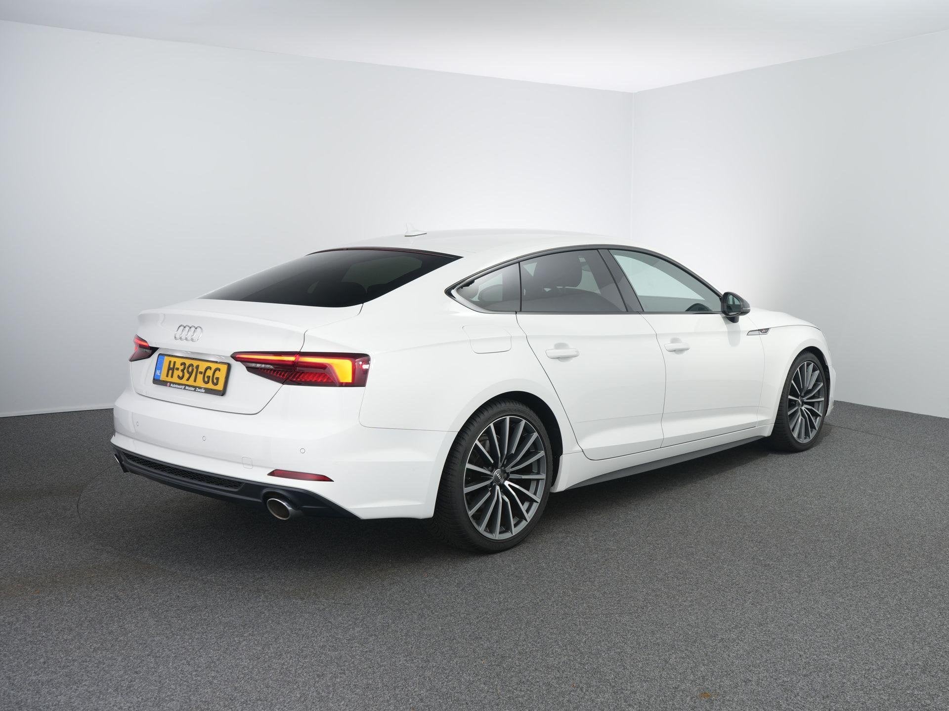 Audi A5 Sportback 35 TFSI Sport S-line black edition | Sport, Auto's, Gebruikt, 4 cilinders, Leder en Stof, Wit
