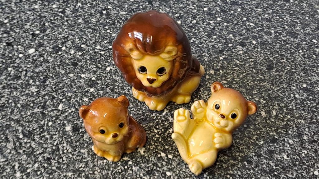 Vintage Vaga International leeuw met welpjes beeldjes, Antiek en Kunst, Overige onderwerpen, Minder dan 20 cm, Ophalen of Verzenden