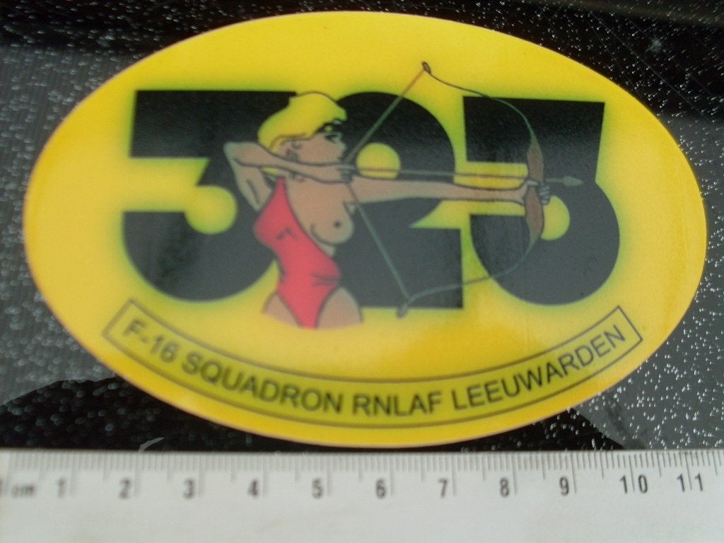 sticker F-16 squadron 323 rnlaf leeuwarden handboog schieten, Verzenden, Zo goed als nieuw, Bedrijf of Vereniging