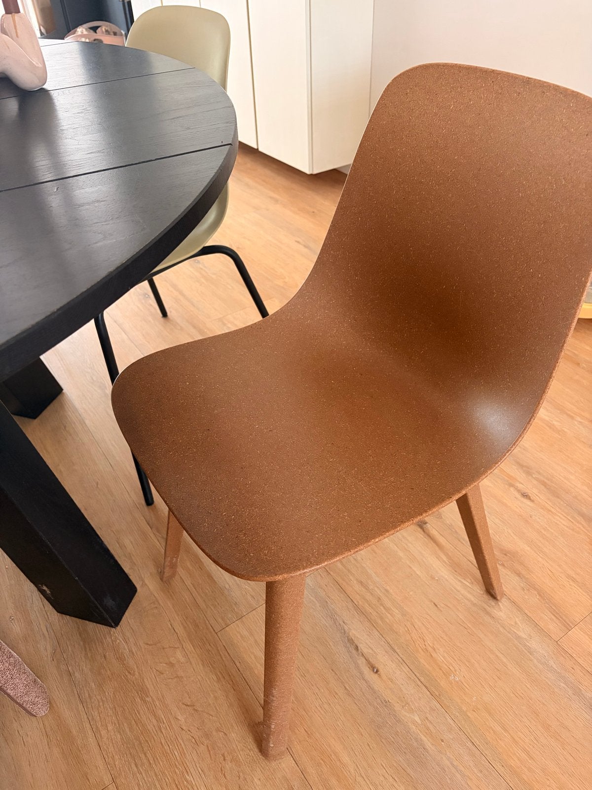 Ikea stoel - Bruin, Kunststof, Gebruikt, Bruin, Ophalen of Verzenden