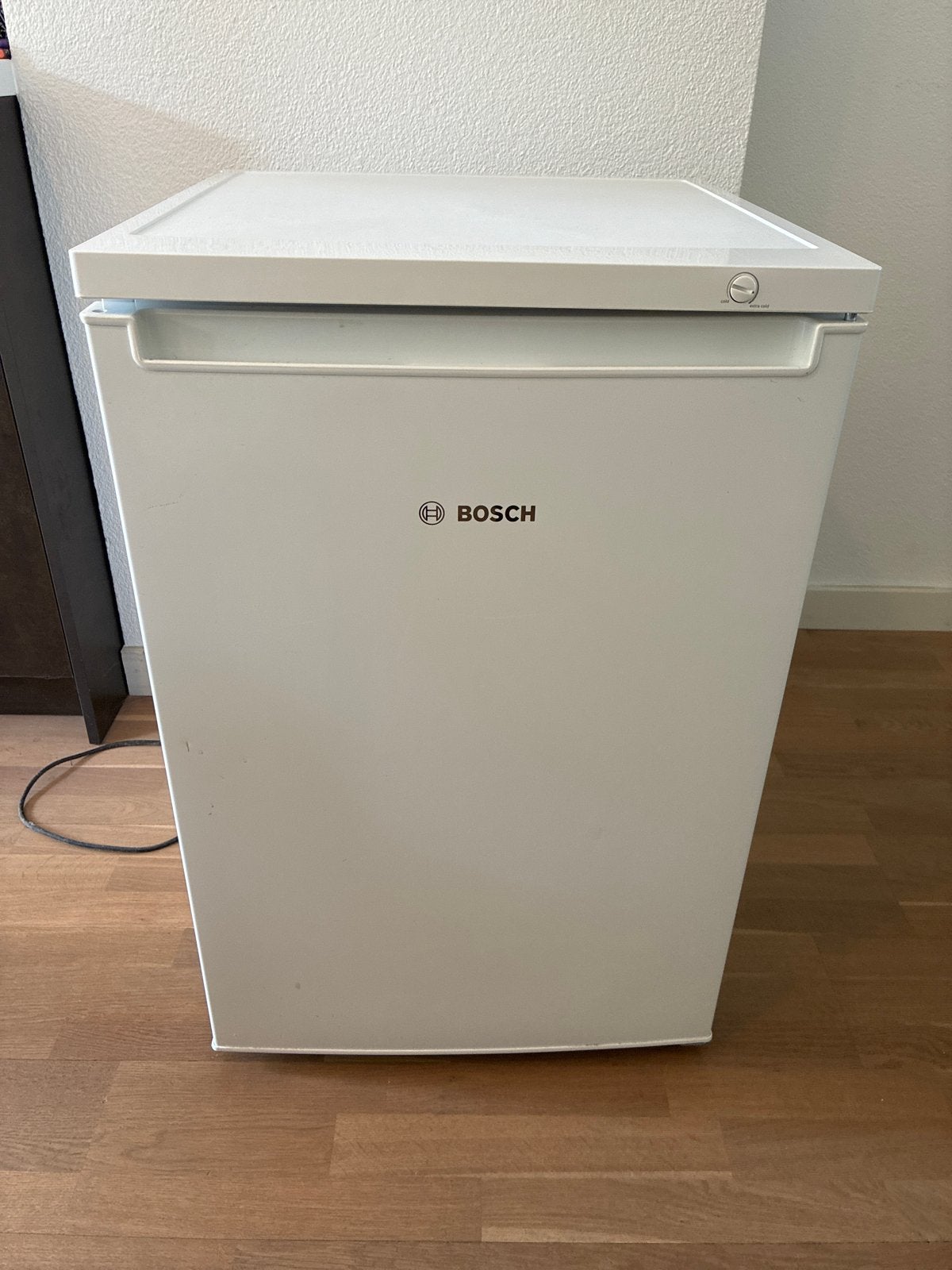 Bosch Serie 2 Vrijstaande Vriezer GTV15NWEB, Witgoed en Apparatuur, Koelkasten en IJskasten, 75 tot 100 liter, Met aparte vriezer