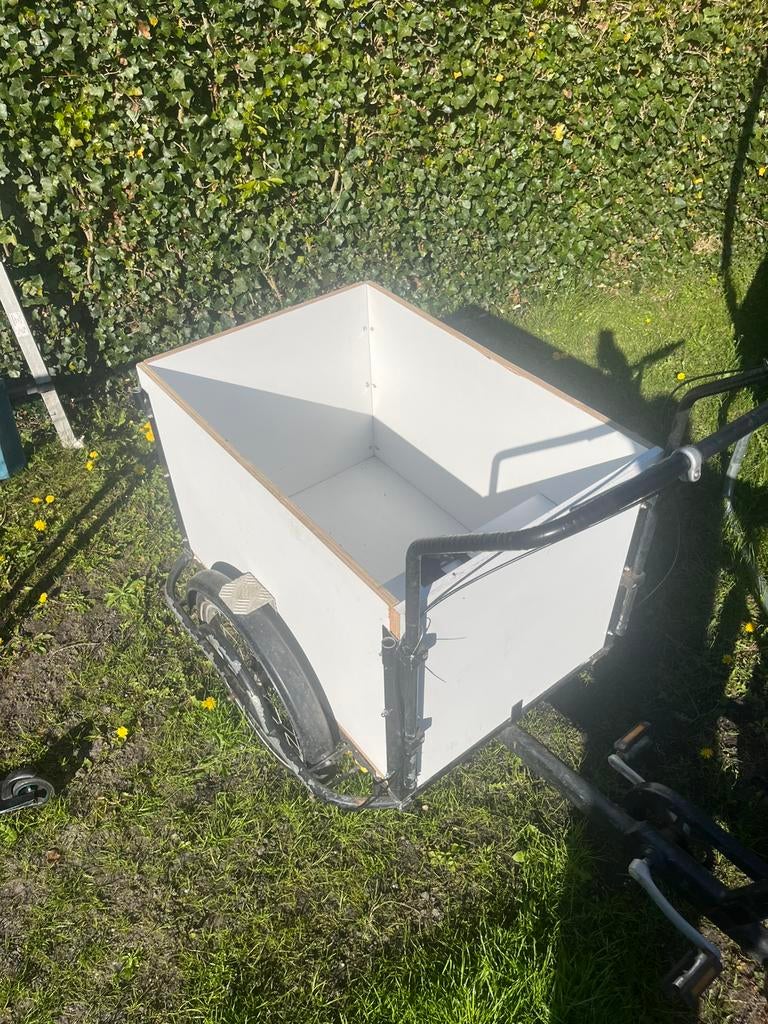 Te koop bakfiets van fietsfabriek met nieuwe bak er op, Fietsen en Brommers, Ophalen of Verzenden, Zo goed als nieuw