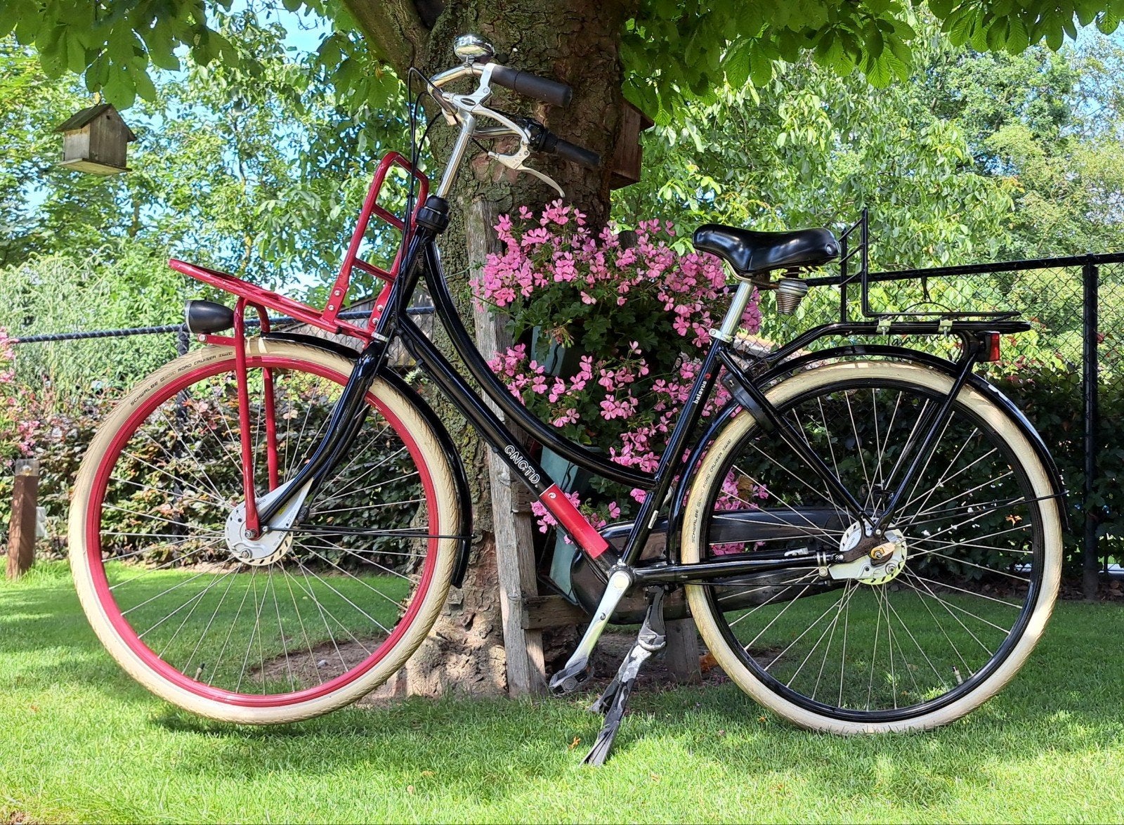 Damesfiets Batavus, zwart-rood, Fietsen en Brommers, Fietsen | Dames | Damesfietsen, Ophalen, Gebruikt, Batavus, Versnellingen