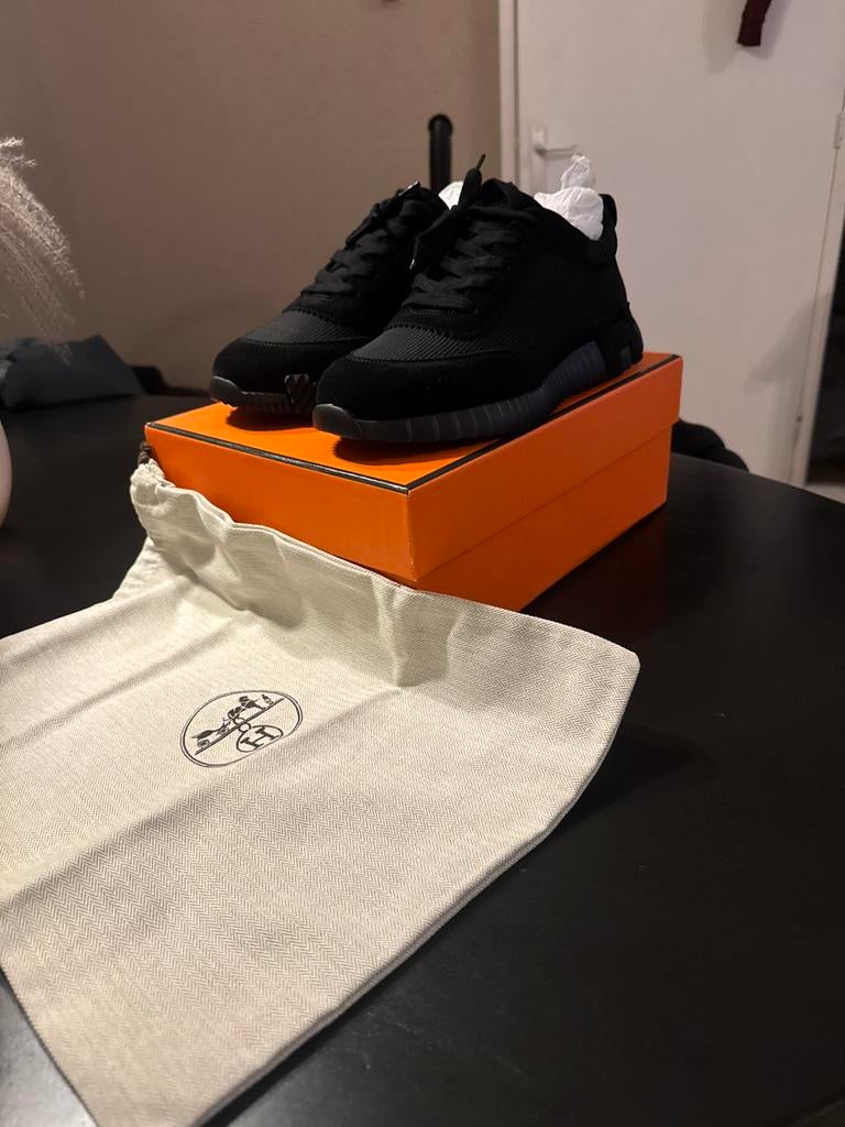 Hermes schoenen, Zwart, Nieuw, Ophalen of Verzenden, Sneakers of Gympen
