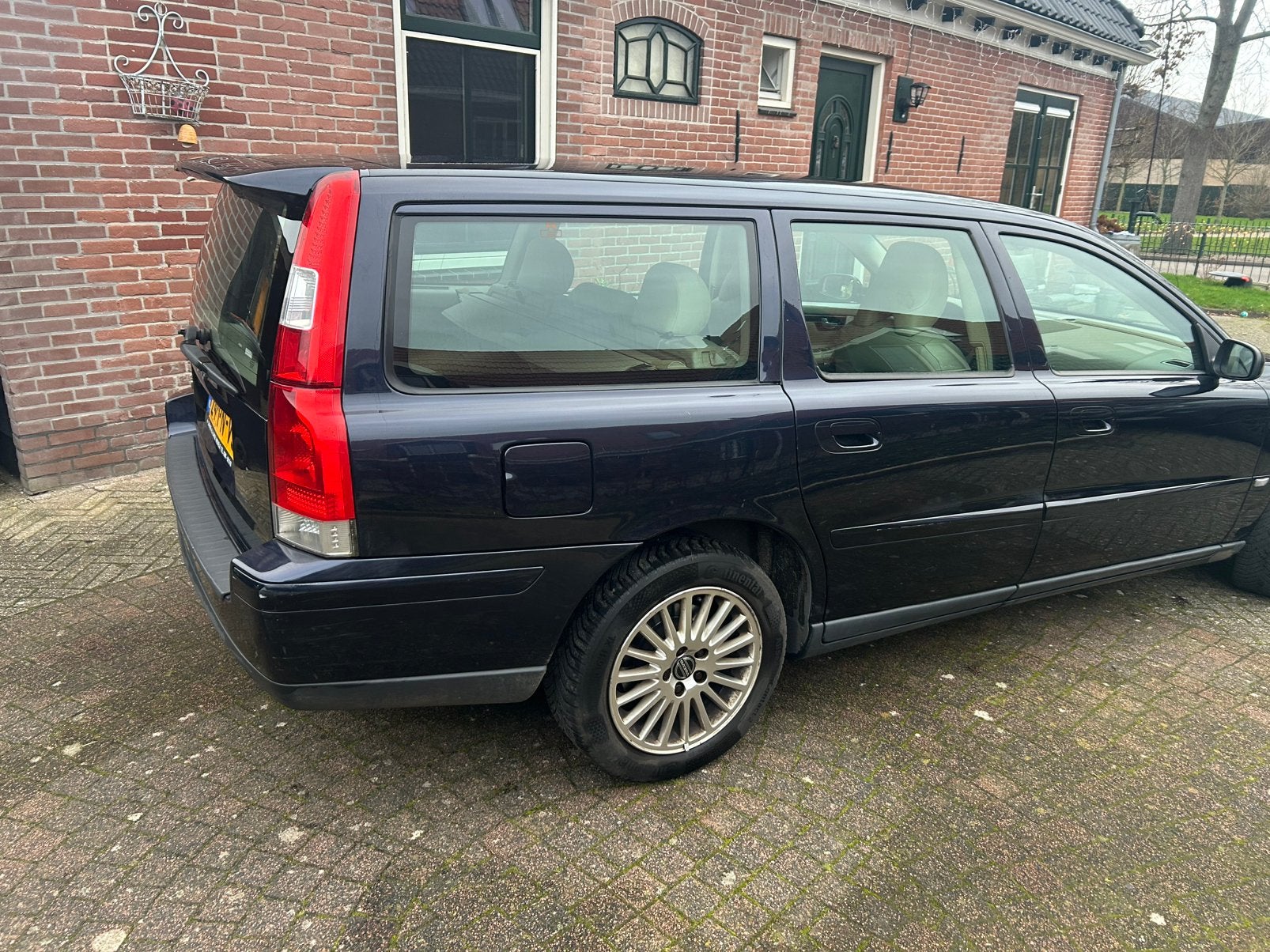Volvo V70 2004 Blauw in onderdelen, Ophalen of Verzenden, Gebruikt, Volvo