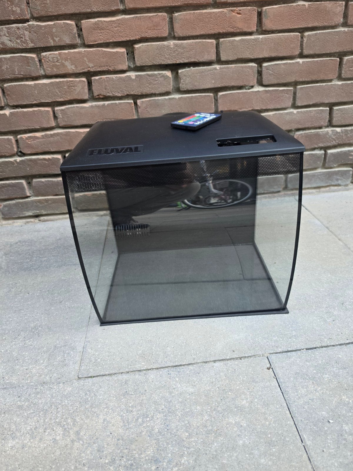 Te koop: Fluval Flex 34 liter aquarium in zwart Mooi compact, Ophalen, Zo goed als nieuw, Leeg aquarium