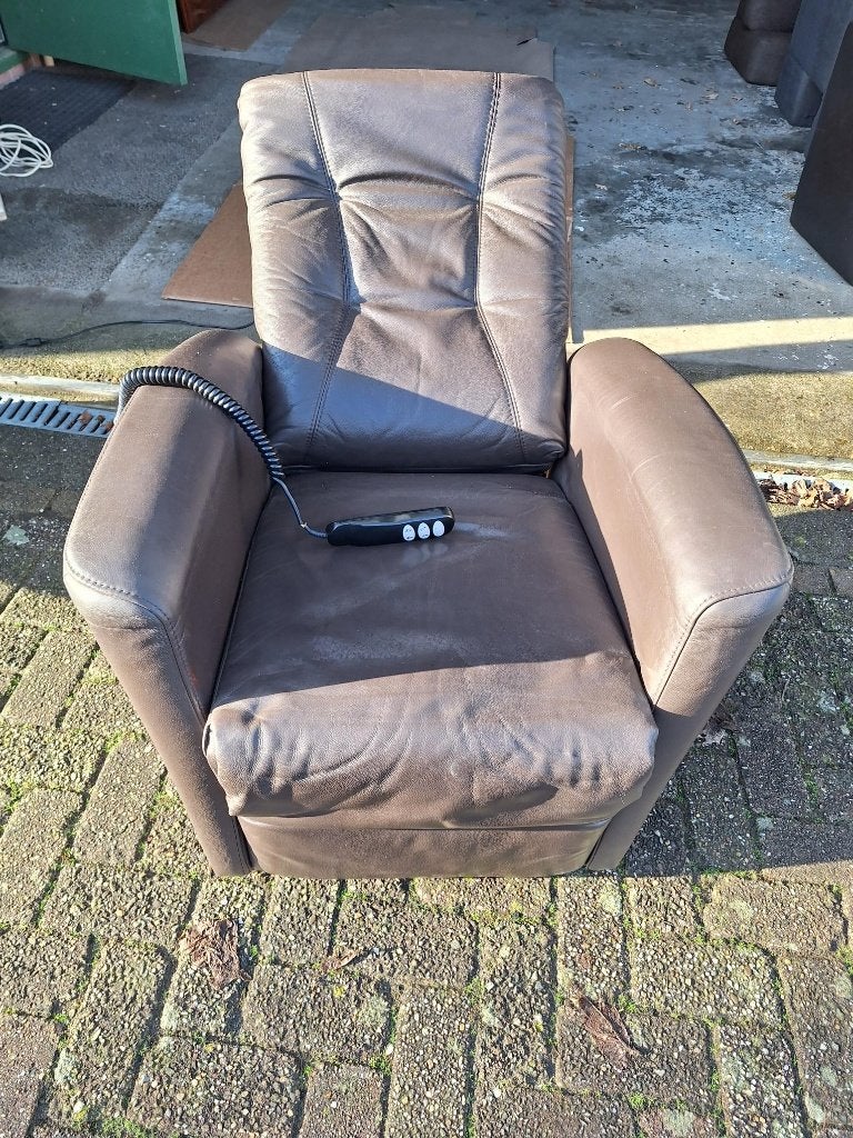 Bruine elektrische leren fauteuil van Himolla sta op kapot, Gebruikt, Ophalen of Verzenden, 50 tot 75 cm, Leer