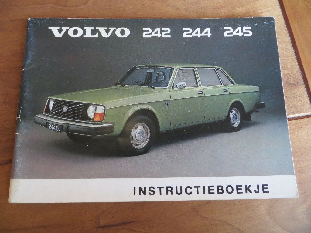 Instructieboek Volvo 242, Volvo 244, Volvo 245 1974, Ophalen of Verzenden