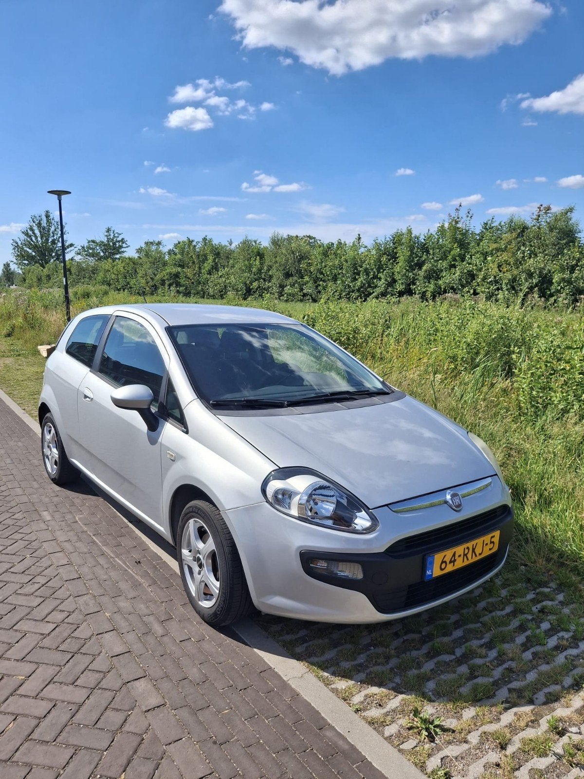 Fiat Punto 1.2 3DR 2011 Grijs, Auto's, Fiat, 40 €/maand, 1242 cc, 4 cilinders, Origineel Nederlands