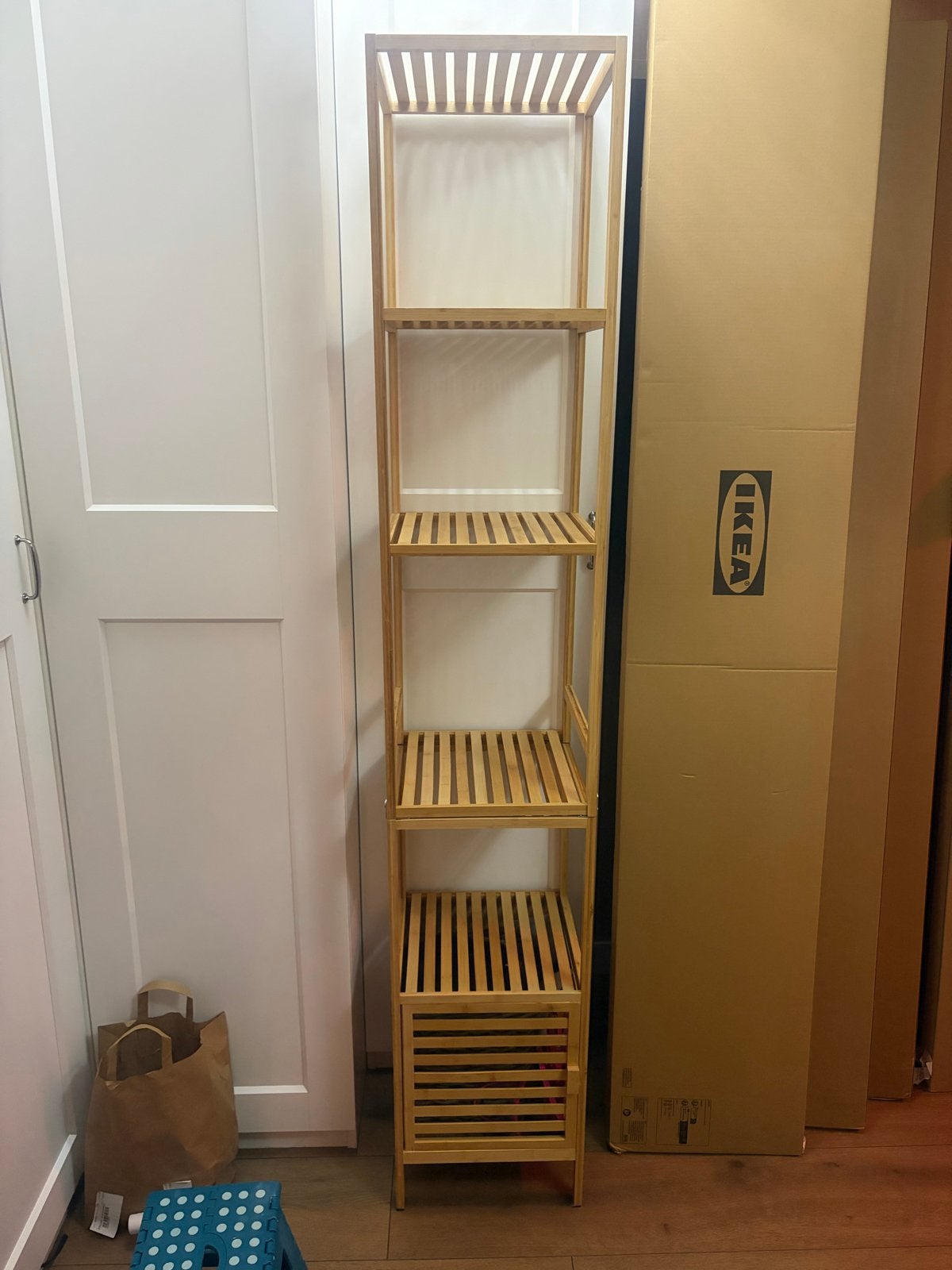 Mooi bamboe rek met 4 planken en kastje, Huis en Inrichting, Ophalen, Nieuw