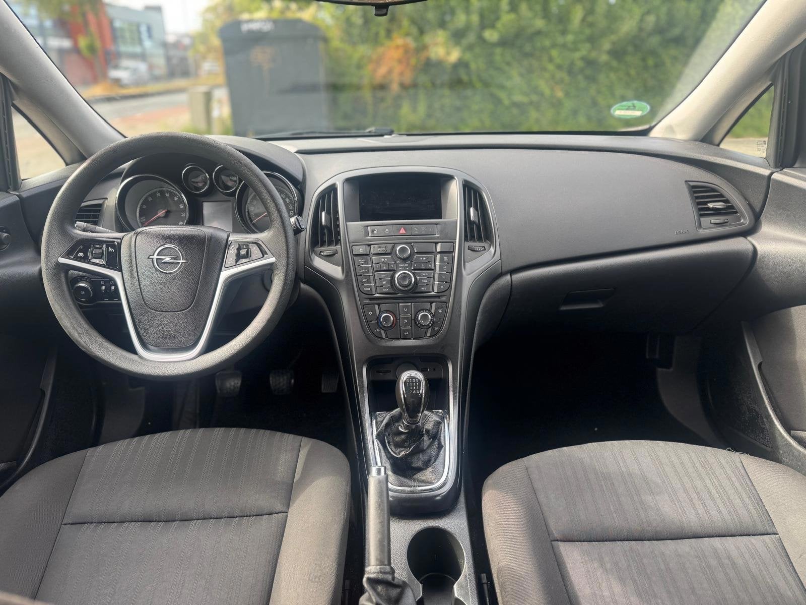 Opel Astra Sports Tourer 1.4-airco/apk 08-2027/2eigenaar/Nav, Auto's, Opel, Voorwielaandrijving, Euro 5, Gebruikt, 4 cilinders