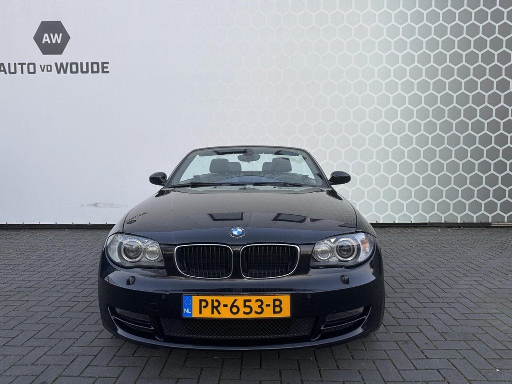 BMW 1-serie Cabrio 120i Executive Leer Xenon 19 inch velgen, Auto's, BMW, Achterwielaandrijving, 4 cilinders, Cabriolet, Zwart