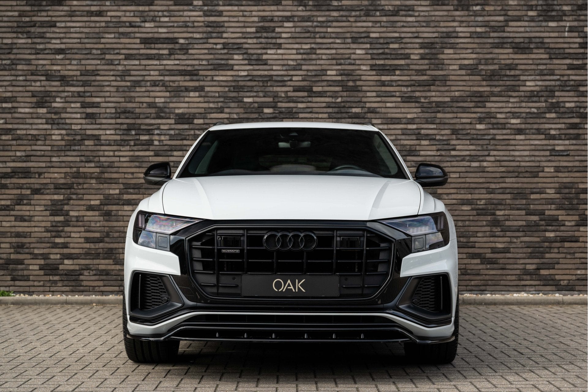 Audi Q8 55 TFSI e quattro S-Line | Navi | Leder | B&O | Trek, Auto's, 12 maanden, Gebruikt, 2995 cc, Leder