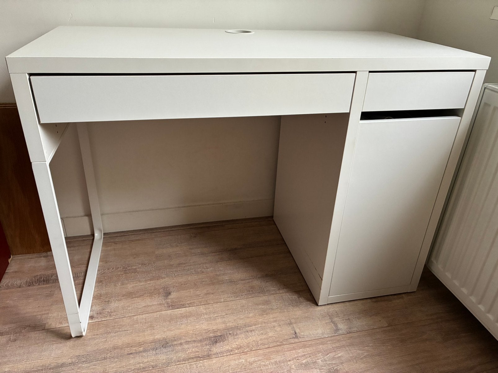 Ikea MICKE bureau - 105x50 cm, Huis en Inrichting, Bureaus, Ophalen, 105 cm, Gebruikt, Hout