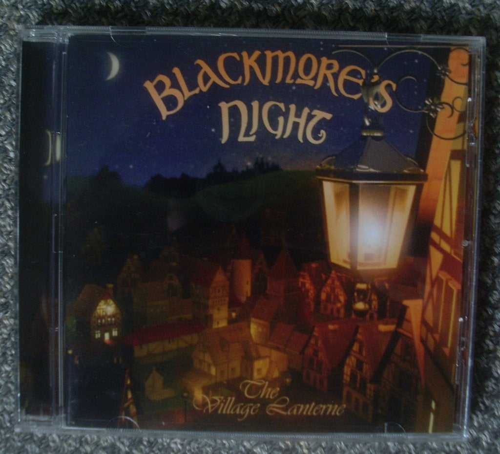 Blackmore's Night - The Village Lanterne (CD) Ritchie +bonus, Ophalen of Verzenden, Zo goed als nieuw, Folk Rock, Album