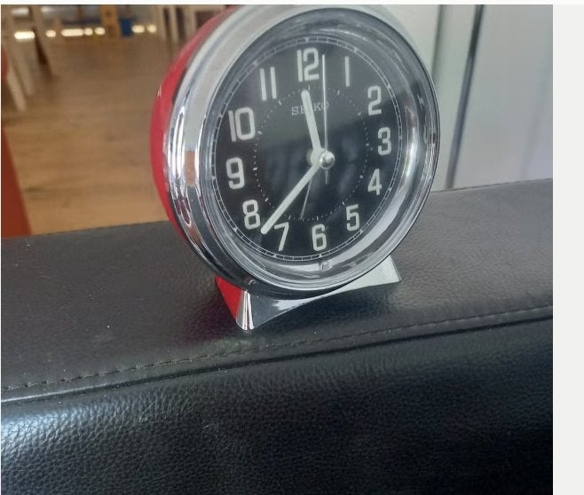 Vintage Look Seiko Wekker (Rood/Zilver) Stille Wijzer, Ophalen of Verzenden