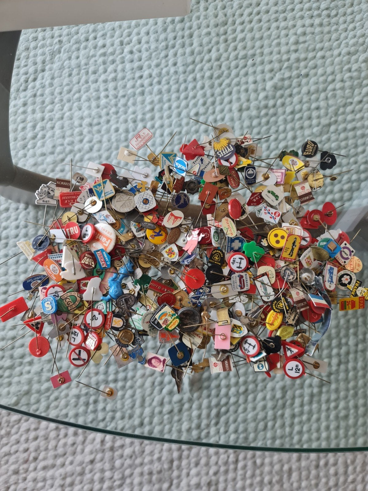 Grote verzameling vintage speldjes en pins, Ophalen of Verzenden, Gebruikt, Overige onderwerpen, Speldje of Pin