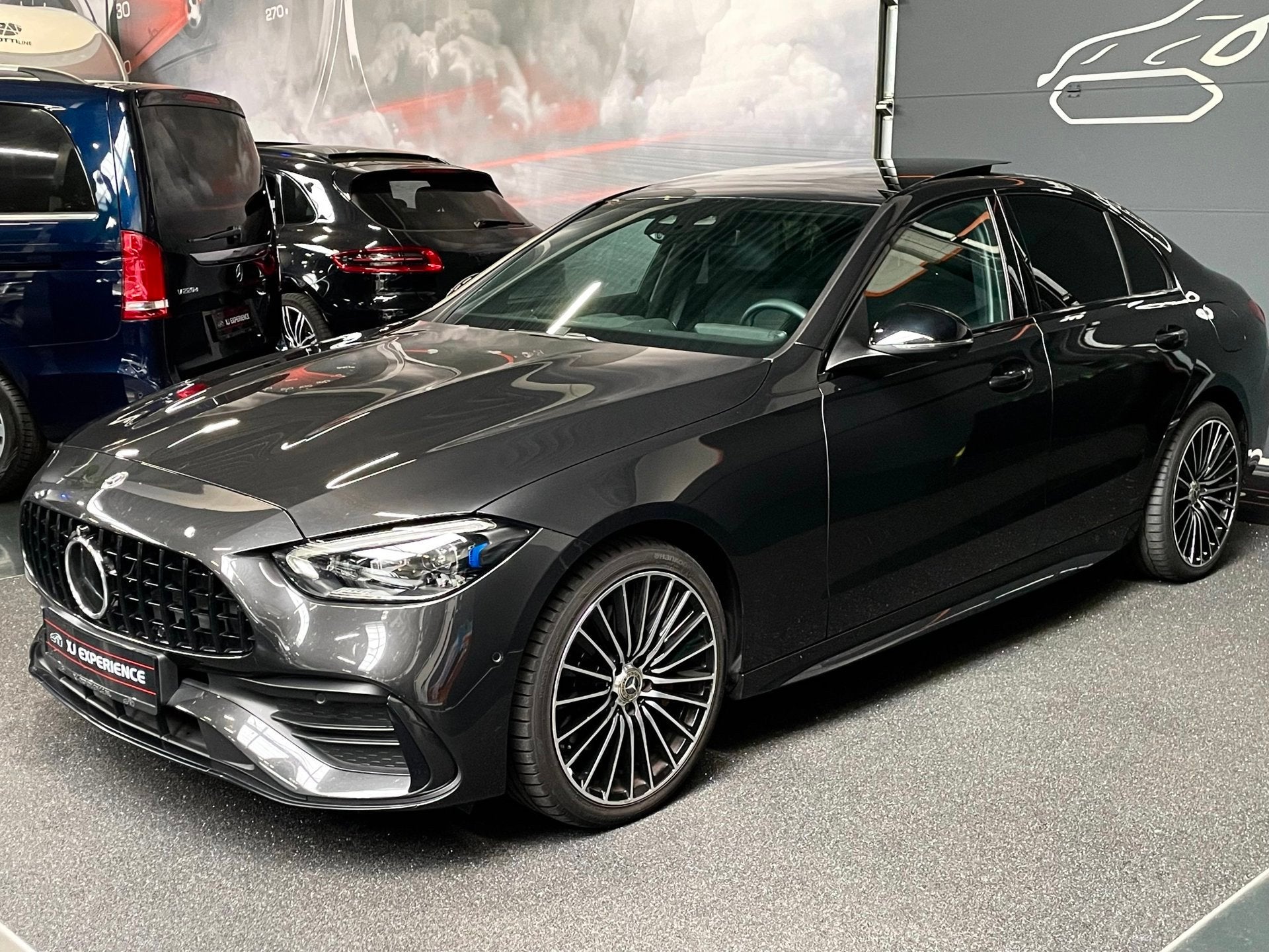 Mercedes-Benz C-klasse 300 e AMG-LINE PANO Burmester 313 PK, Automaat, Achterwielaandrijving, 4 cilinders, 167 km/l