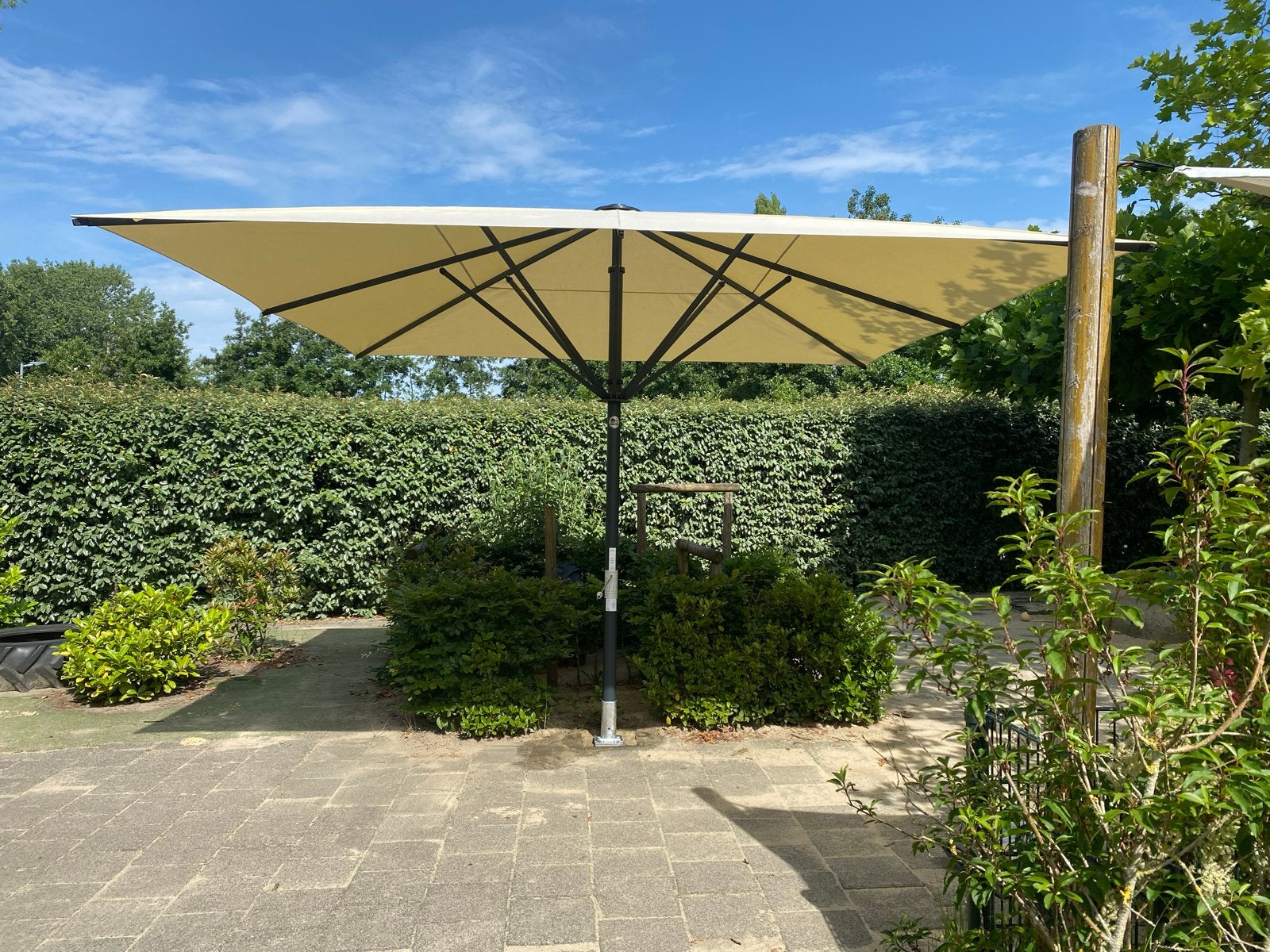 Horeca parasol AFM 400x400 compleet nieuw met inground, Ophalen of Verzenden, Nieuw, Meer dan 4 meter, Overige typen