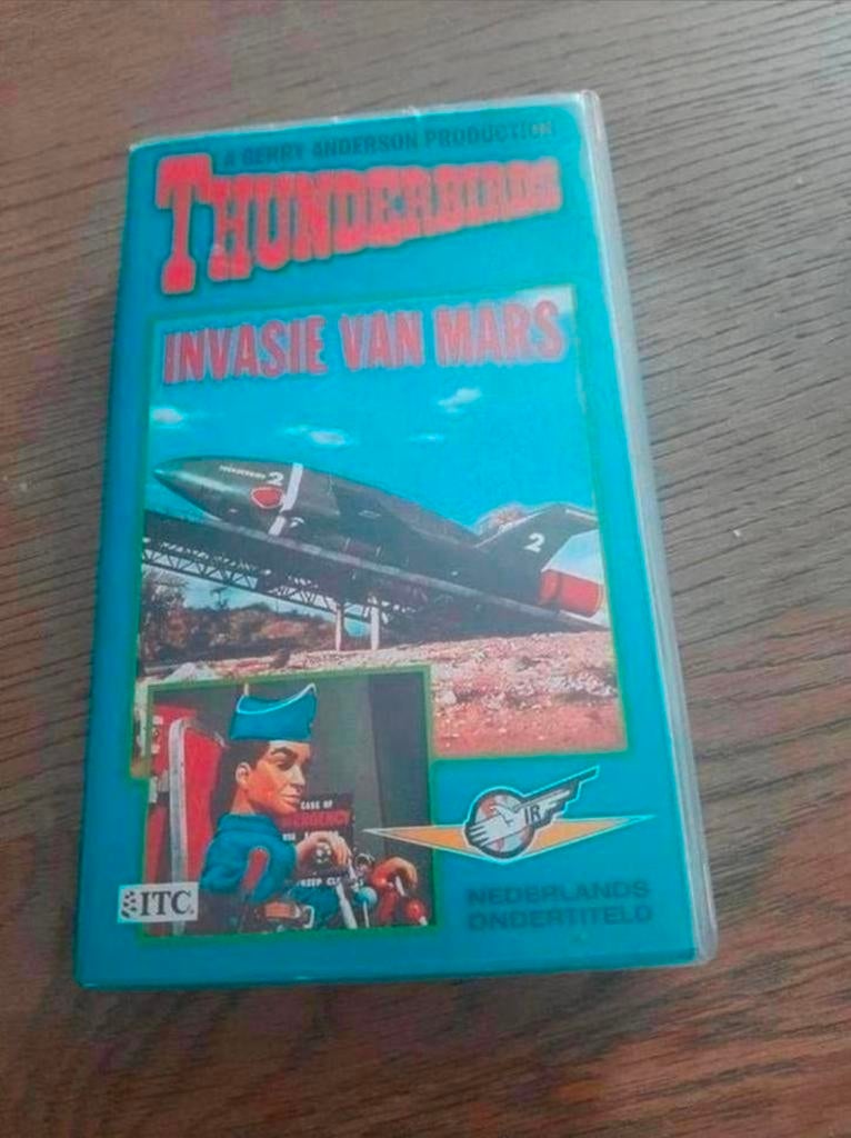 Thunderbirds Invasie van Mars videoband., Alle leeftijden, Ophalen of Verzenden, Gebruikt, Poppen of Stop-motion