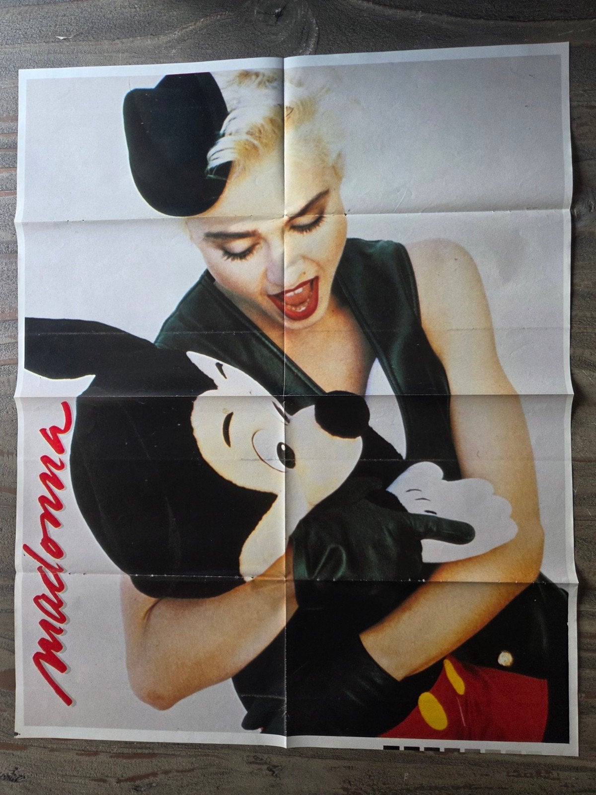Madonna poster met Mickey Mouse, Ophalen of Verzenden, Zo goed als nieuw, A1 t/m A3, Muziek