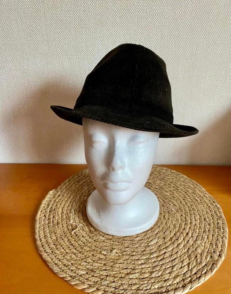 Vintage donkerbruine ribcord hoed, Kleding | Dames, Ophalen of Verzenden, Gedragen, 55 cm (S, 6⅞ inch) of minder, Hoed