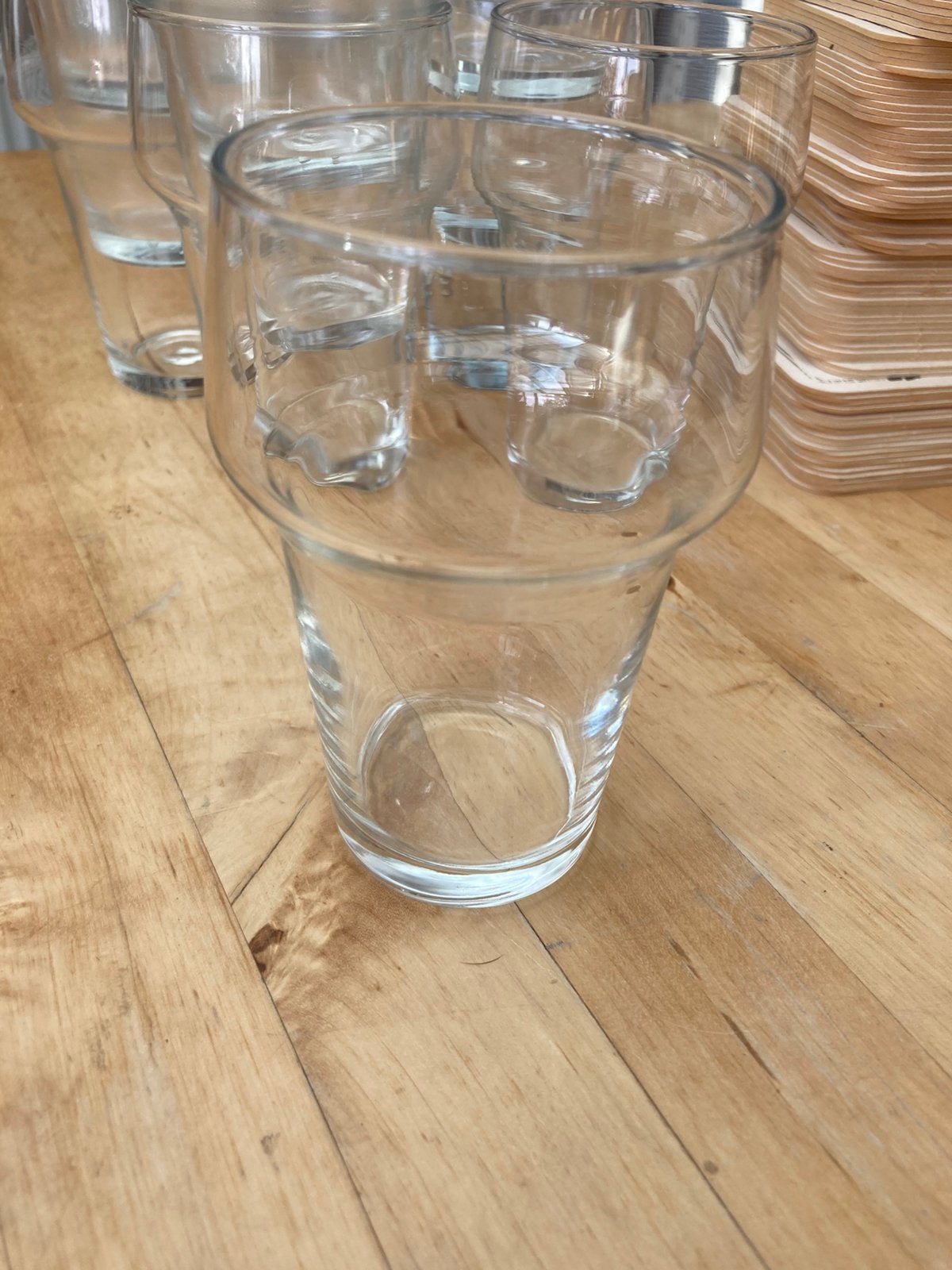 Bierglazen inclusief 79 Brand bierviltjes, Verzamelen, Verzenden, Zo goed als nieuw, Bierglas