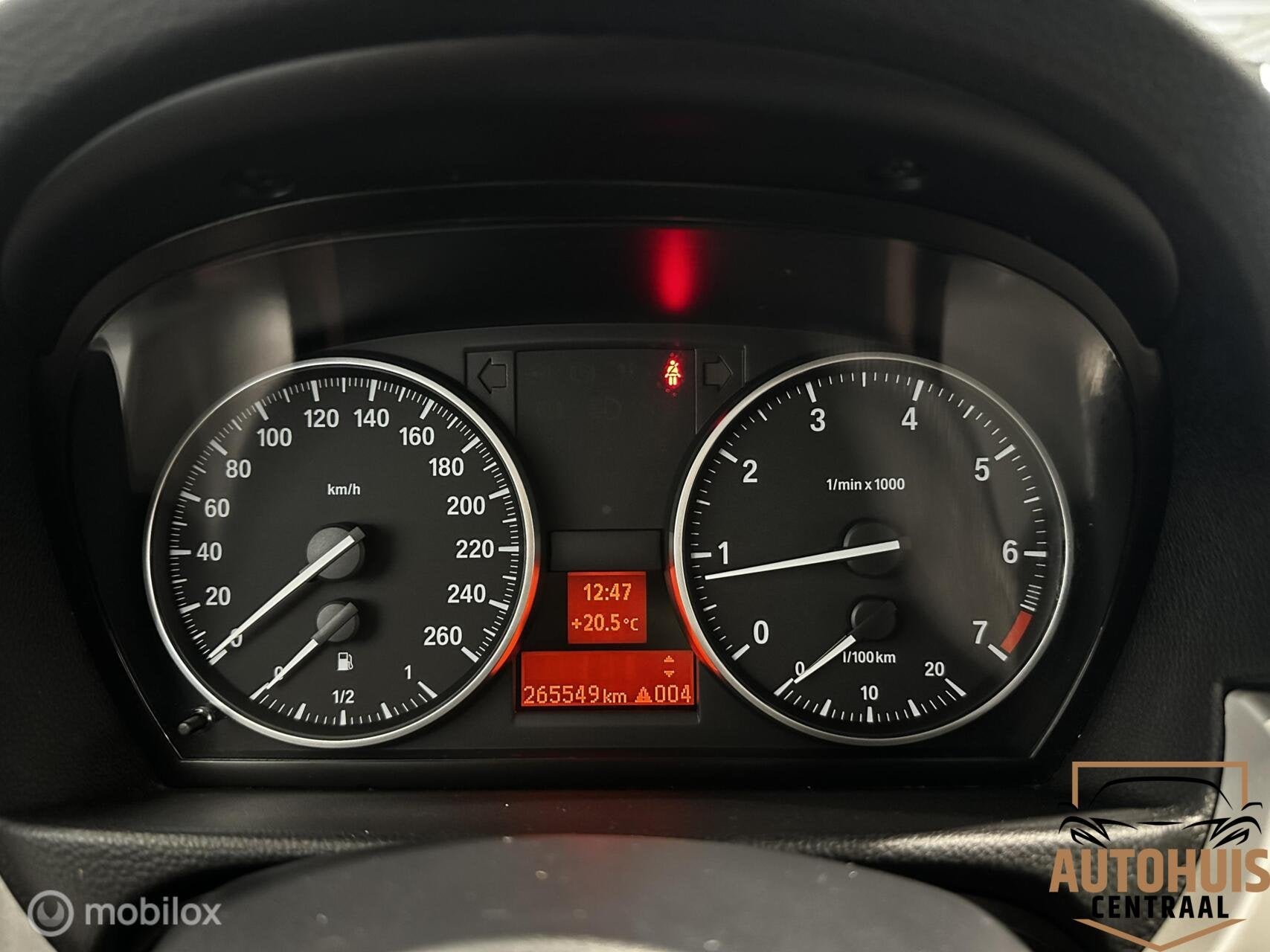 Foto 21 van BMW 3-serie Touring 318i Business Line*NwAPK*Trekhaak*Navi