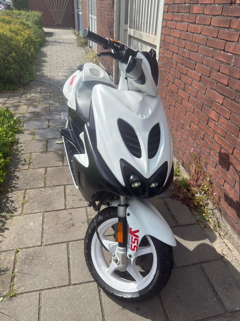 Yamaha aerox 70cc, Fietsen en Brommers, Scooters | Yamaha, Ophalen, Aerox, Maximaal 45 km/u, 70 cc