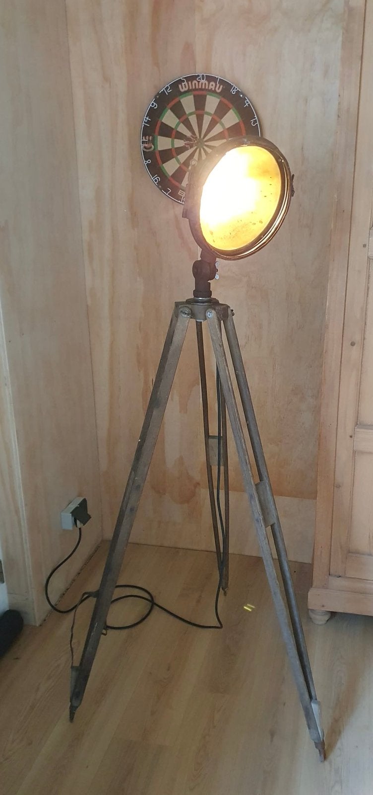 Vintage driepoot vloerlamp, Huis en Inrichting, Lampen | Vloerlampen, Ophalen, Zo goed als nieuw, 150 tot 200 cm