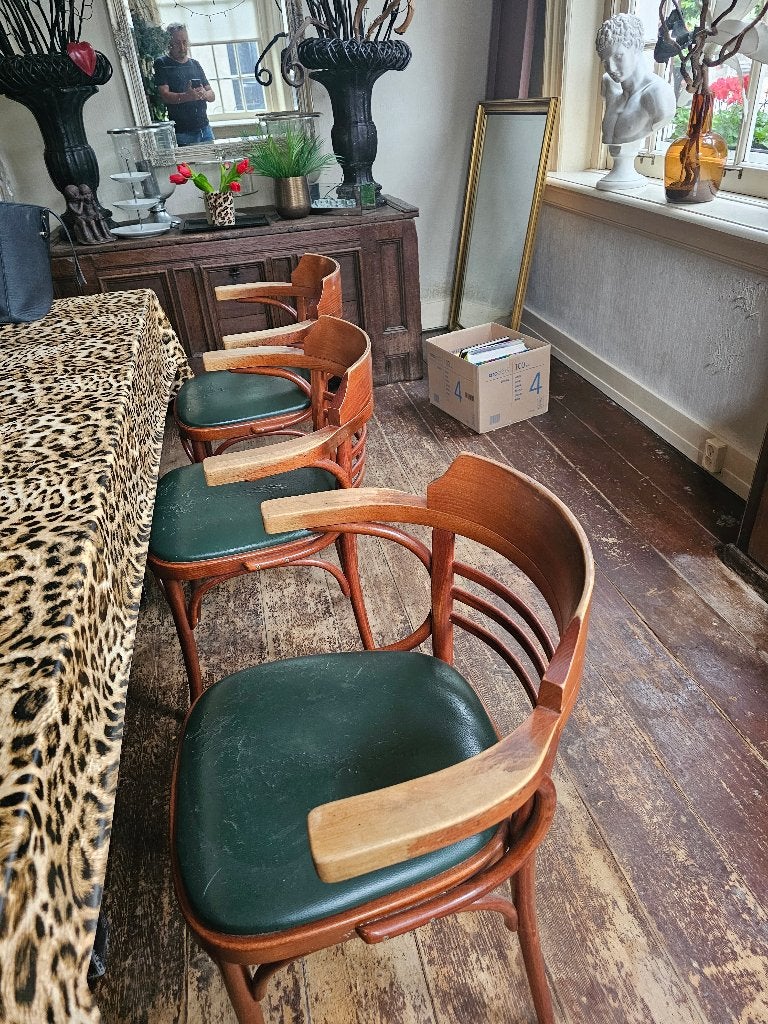 6 stuks zeer stevige thonet stoelen uit cafe, Ophalen