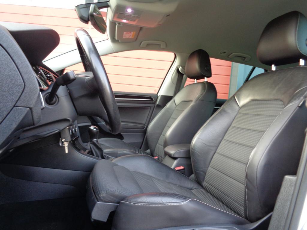 Volkswagen Golf Variant 1.6 TDI Connected Series 110PK Navi, Voorwielaandrijving, Gebruikt, 4 cilinders, Origineel Nederlands