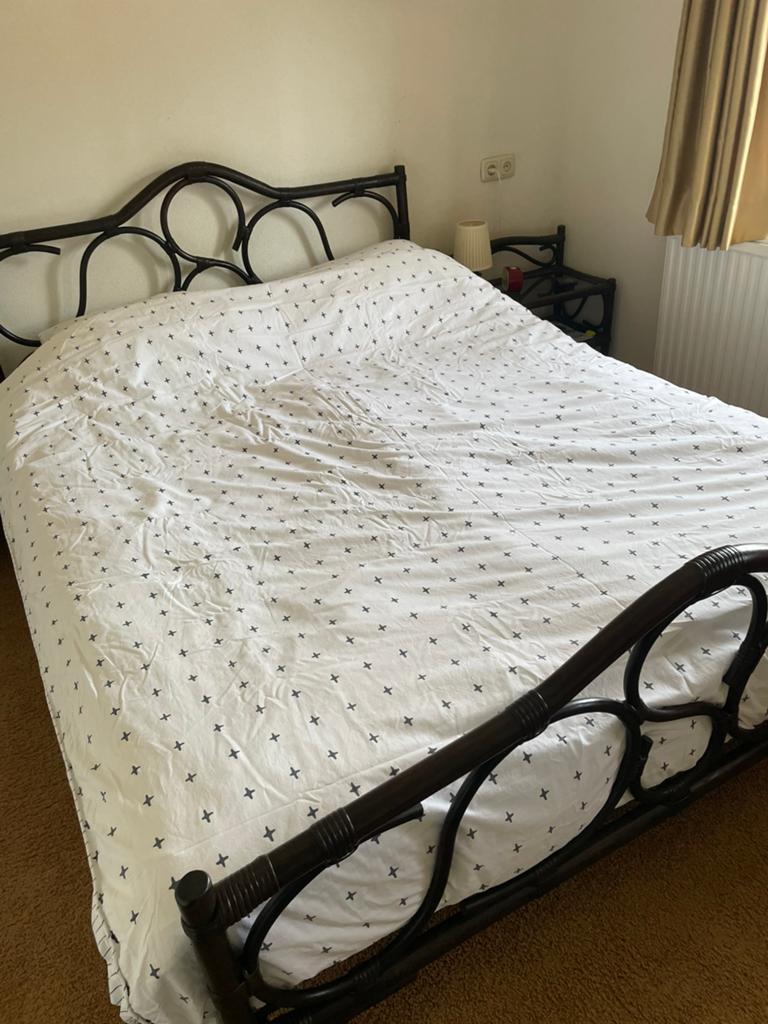 Manou ledikant, Huis en Inrichting, Slaapkamer | Bedden, Gebruikt, Tweepersoons, 140 cm, 200 cm, Hout, Bruin, Ophalen
