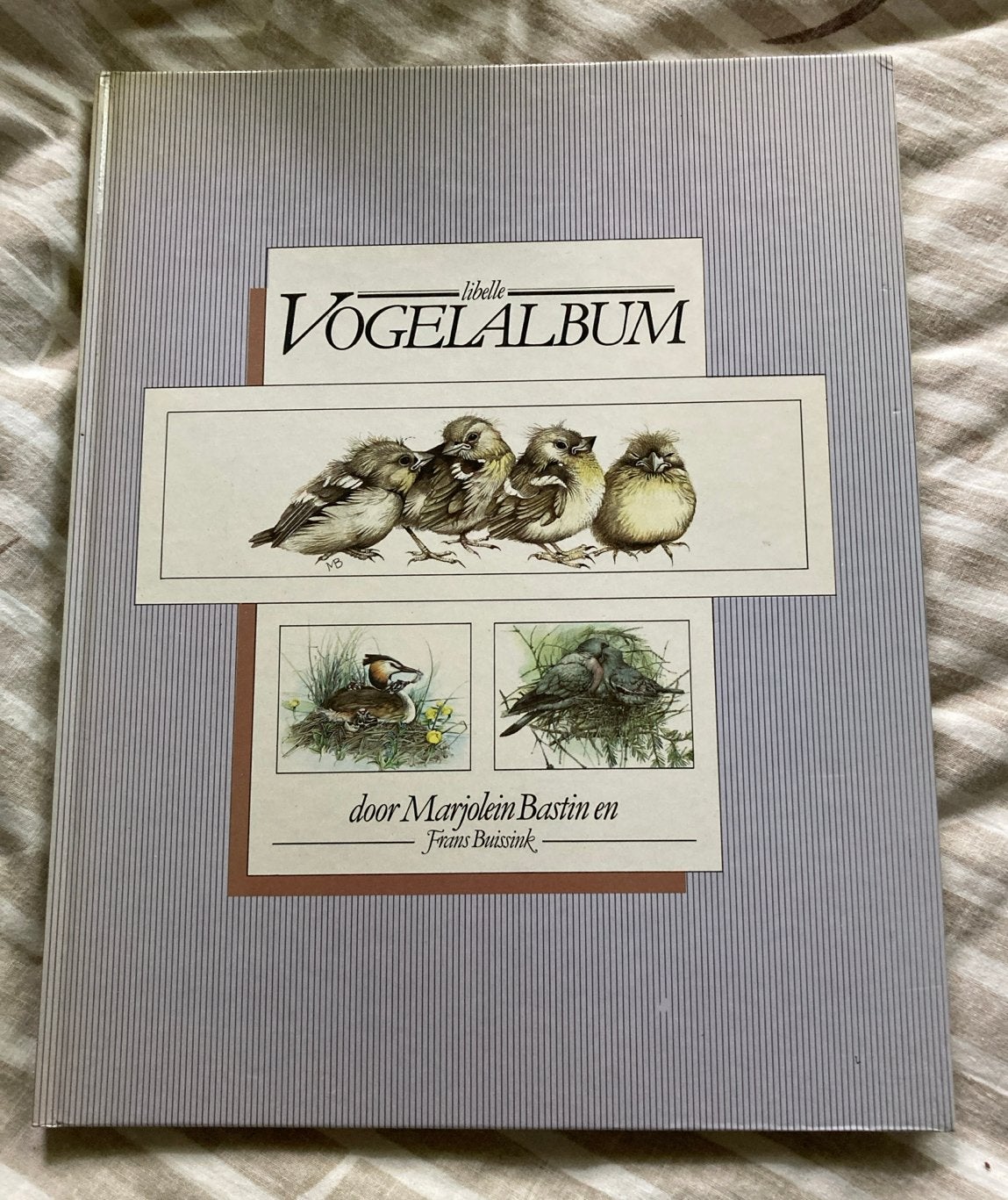 Libelle Vogelalbum door Marjolein Bastin en Frans Buissink, Ophalen of Verzenden, Zo goed als nieuw, Vogels