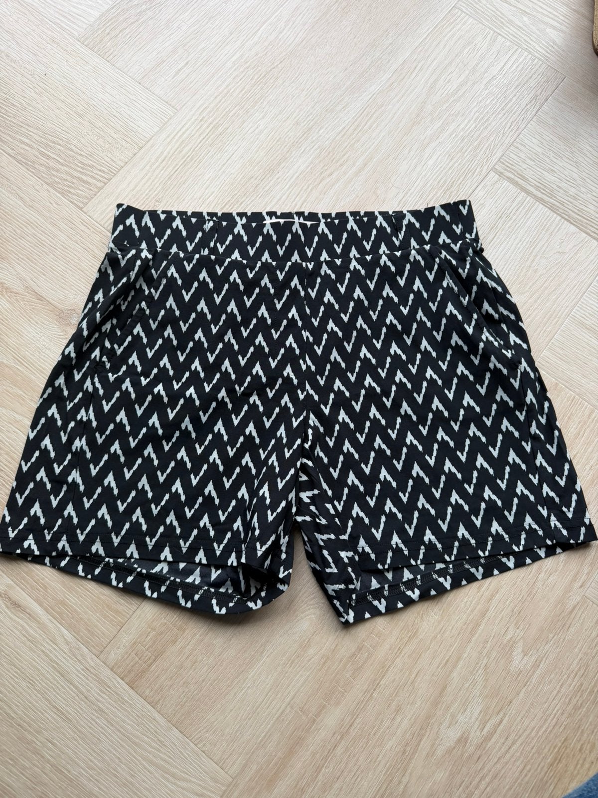 Studio anneloes korte broek maat S, Info@studioanneloes.nl, Kort, Zwart, Ophalen of Verzenden