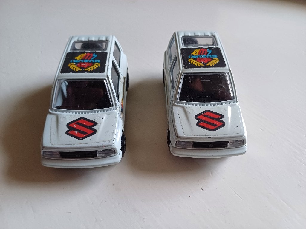 2x bburago suzuki vitara 1/43, Ophalen of Verzenden, Gebruikt, Auto, Overige merken